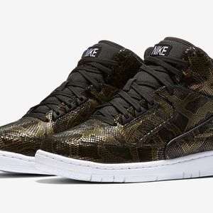 NEW!  NIKE PYTHONS